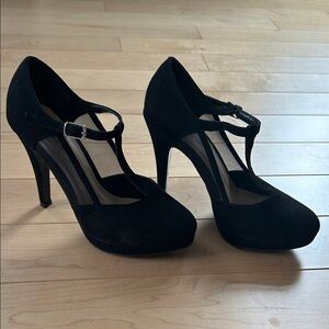 Chic Black T-Strap Heels for Women
